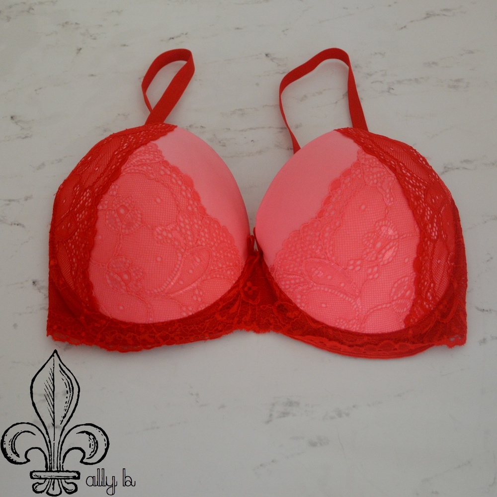 💕NWOT Just Intimates red lace bra💕